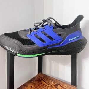 Adidas Black and Green Shoe Interior